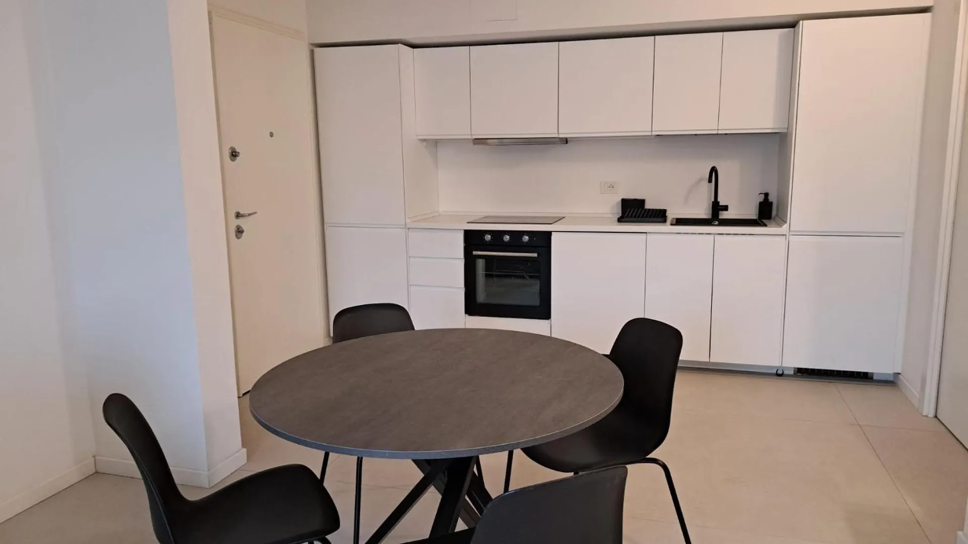 Bolognamania Apartments-Levante 98 Italy