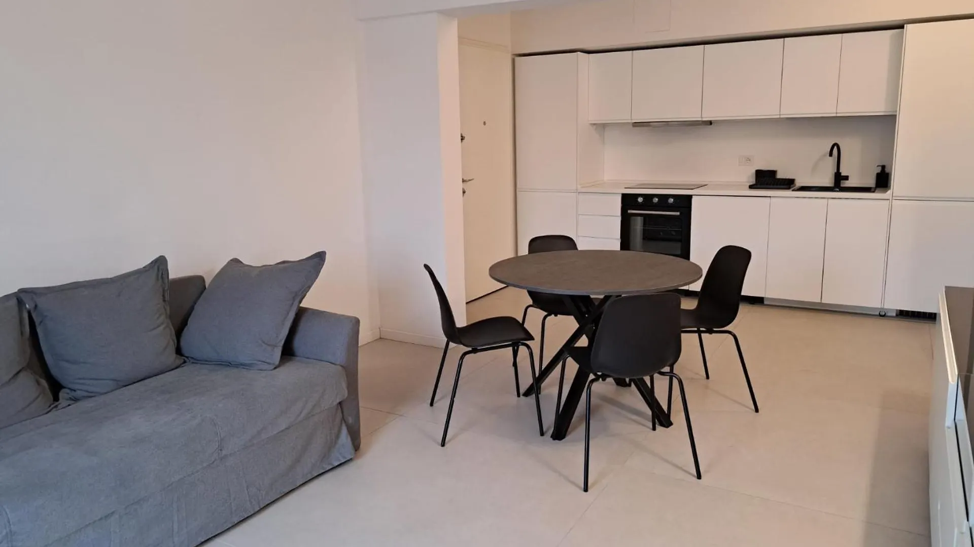 Bolognamania Apartments-Levante 98 0*, Bologna Italy